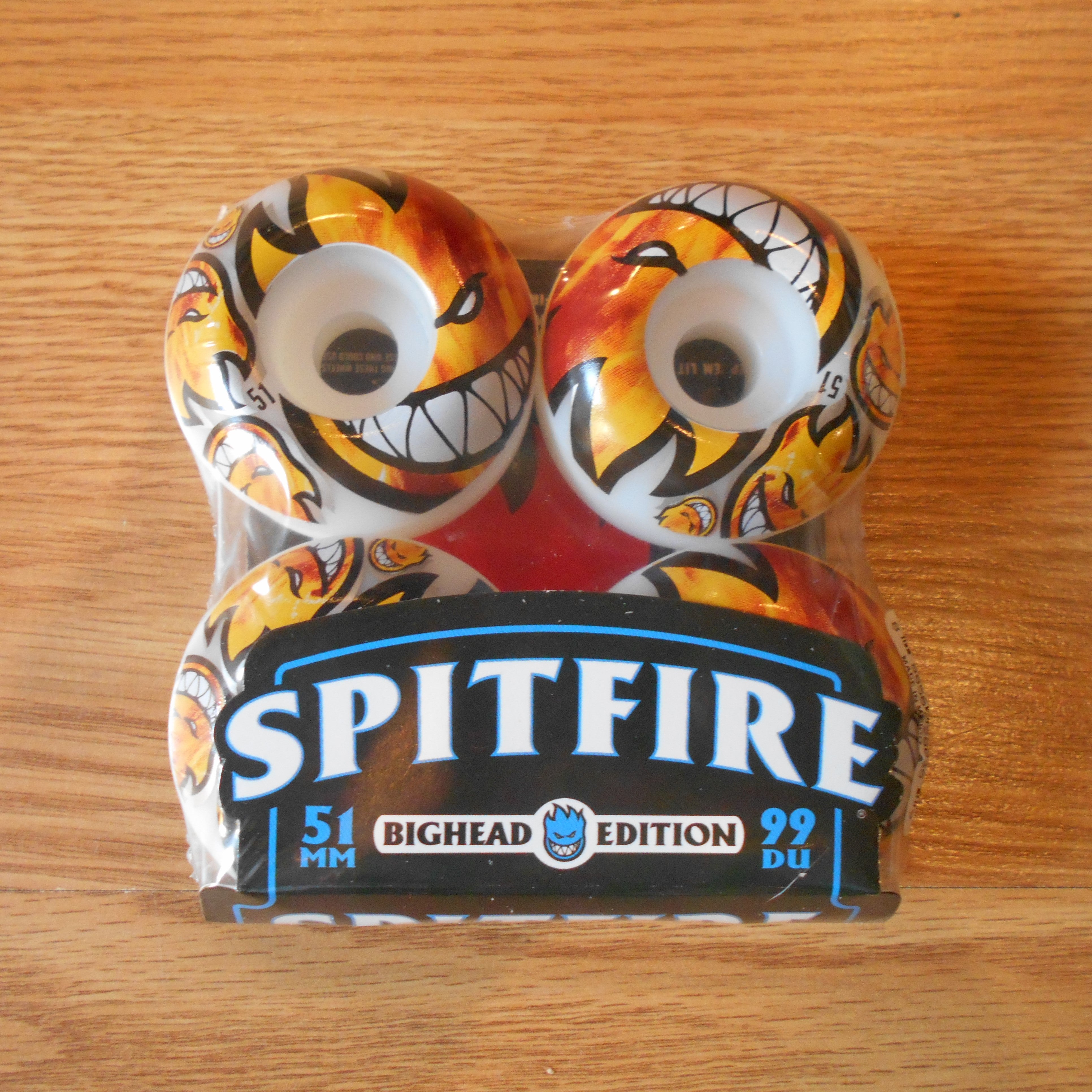 thumbnail image 2 of Spitfire Bighead Skateboard Wheels 57mm With Bones Reds Bearings - Complete Wheel Set 2 of 9