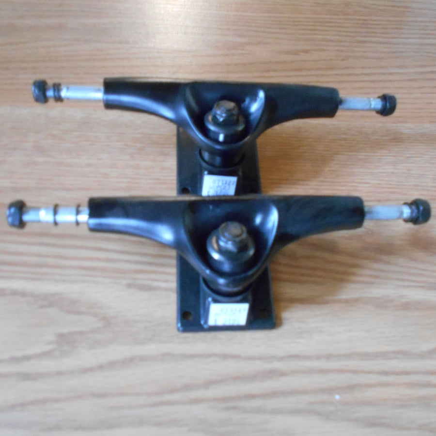 Essentials Skateboard Components Black Skateboard Trucks - 5.0